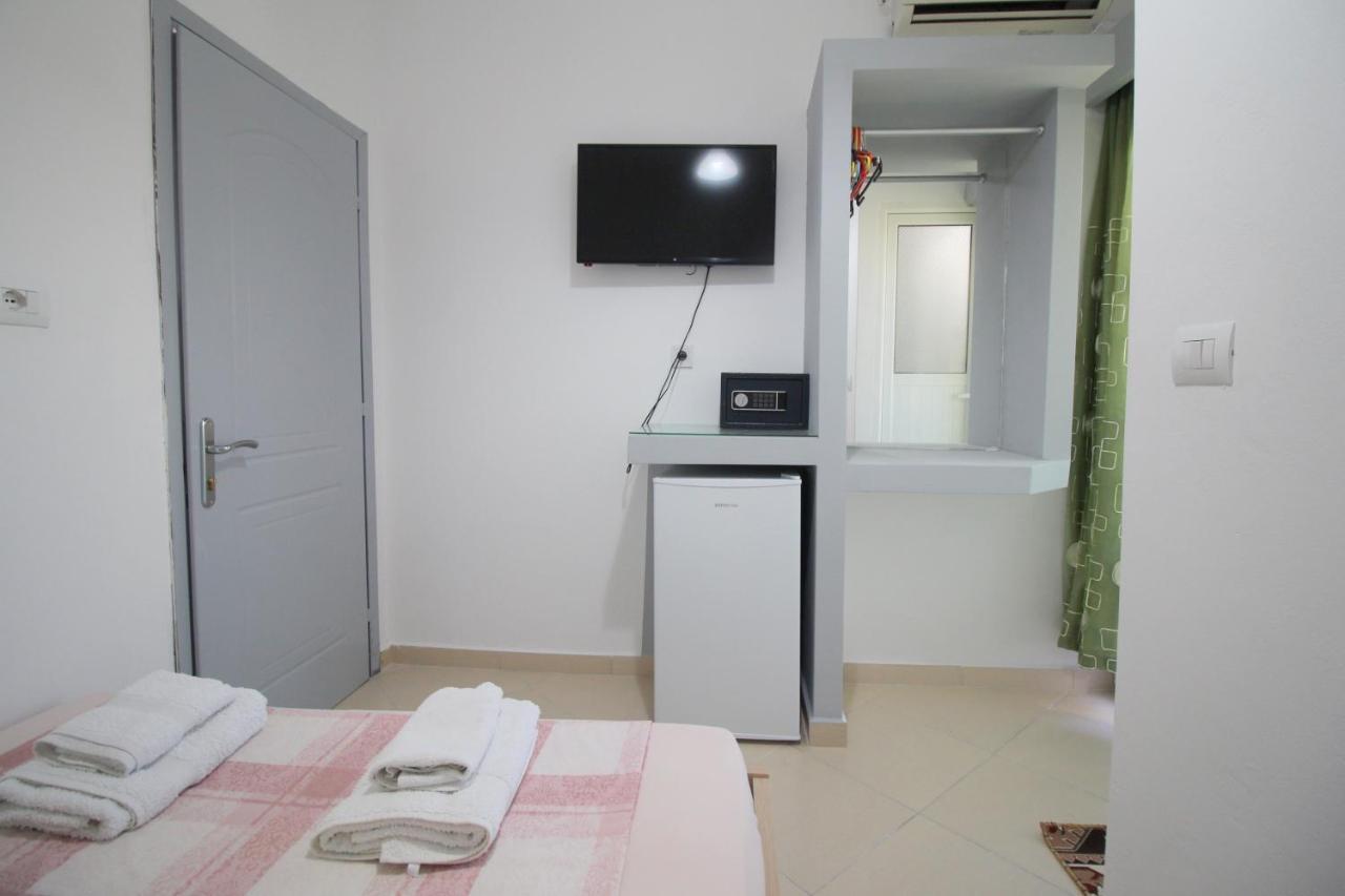 Andy Apartments Sarande Exterior photo