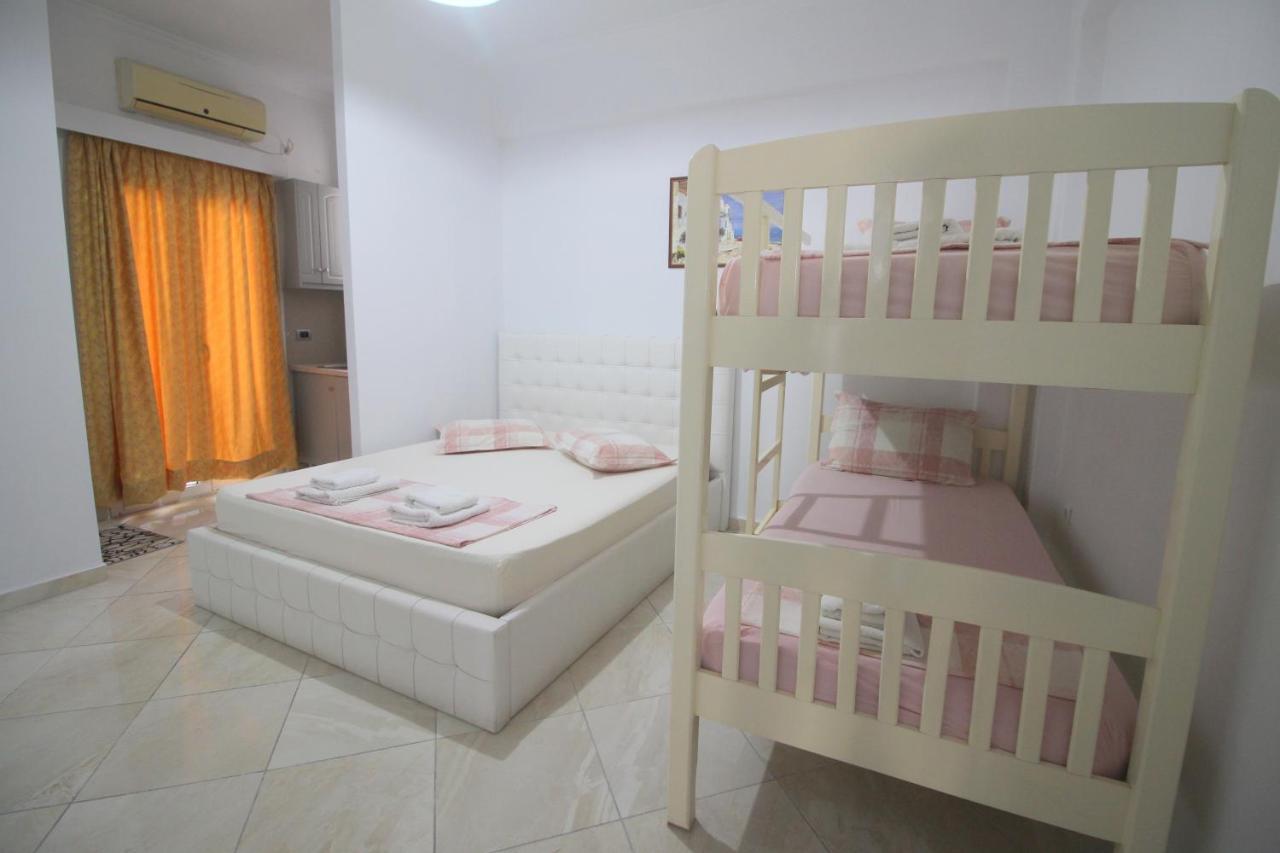 Andy Apartments Sarande Exterior photo