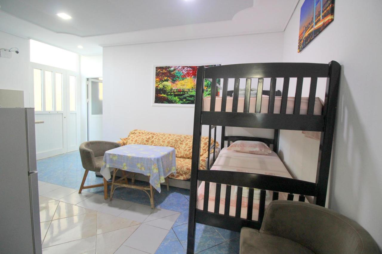 Andy Apartments Sarande Exterior photo