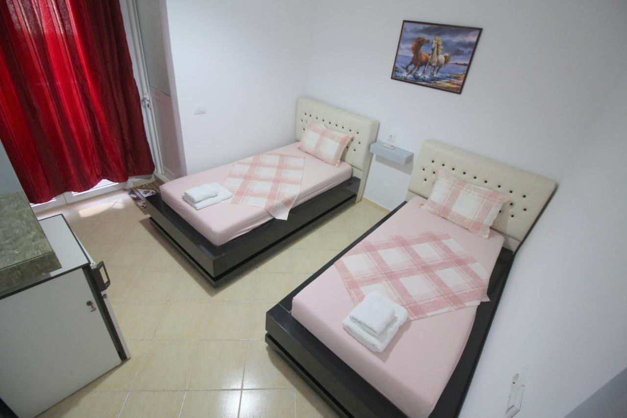 Andy Apartments Sarande Exterior photo